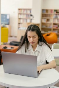 Faut-il le NEPH avant le code de la route ? L’ordre des étapes